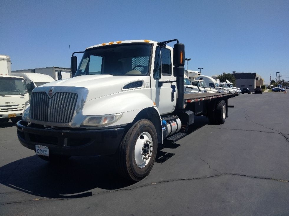 Flatbed Truck-Light and Medium Duty Trucks-International-2017-4300-Torrance-CA-239,051\n\t\tmiles-$ 25,250 - Image 3