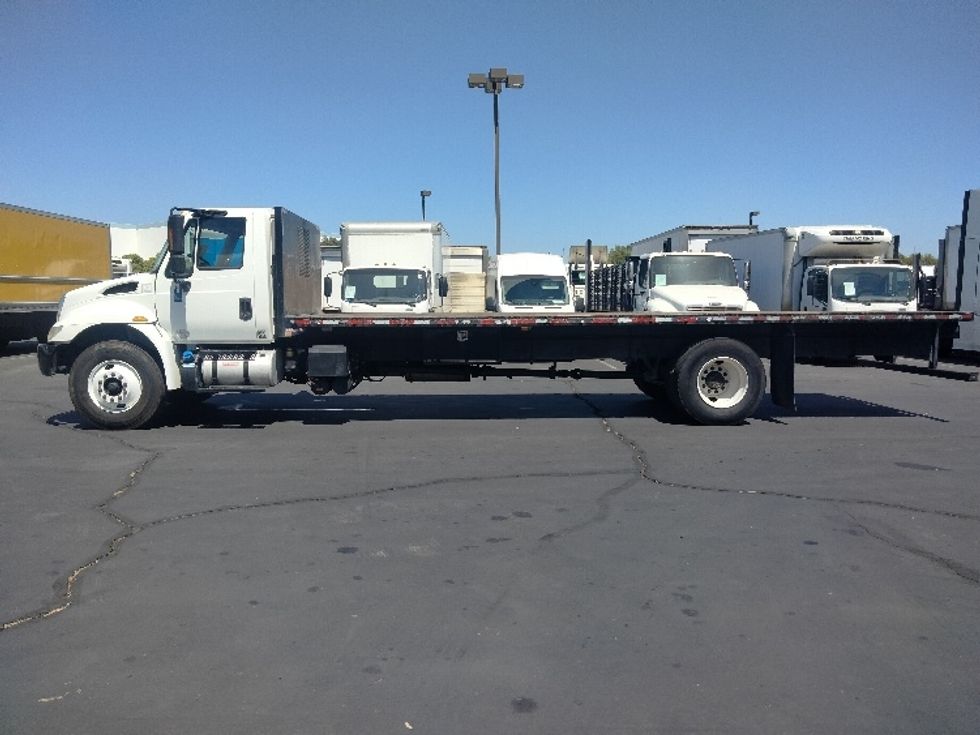 Flatbed Truck-Light and Medium Duty Trucks-International-2017-4300-Torrance-CA-239,051\n\t\tmiles-$ 25,250 - Image 4