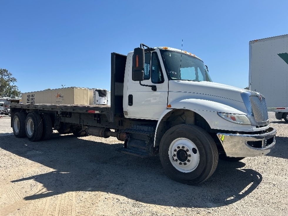 Flatbed Truck-Light and Medium Duty Trucks-International-2017-4400-Fresno-CA-214,795\n\t\tmiles-$ 61,750 - Image 1