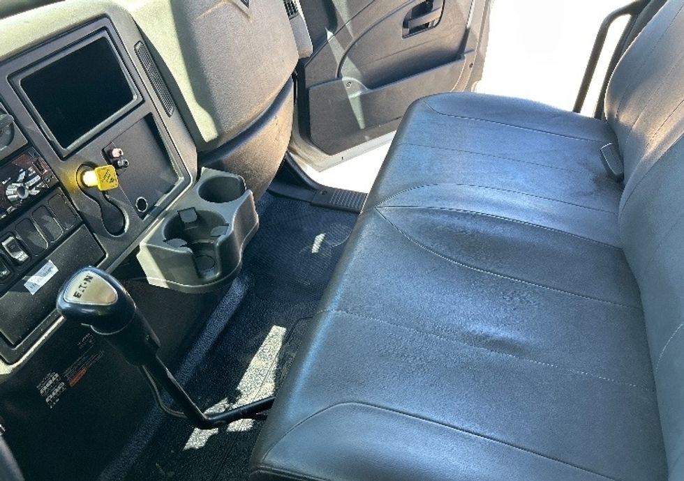 Flatbed Truck-Light and Medium Duty Trucks-International-2017-4400-Fresno-CA-214,795\n\t\tmiles-$ 61,750 - Image 18