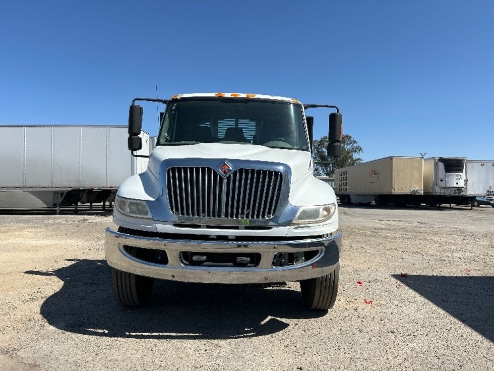 Flatbed Truck-Light and Medium Duty Trucks-International-2017-4400-Fresno-CA-214,795\n\t\tmiles-$ 61,750 - Image 2