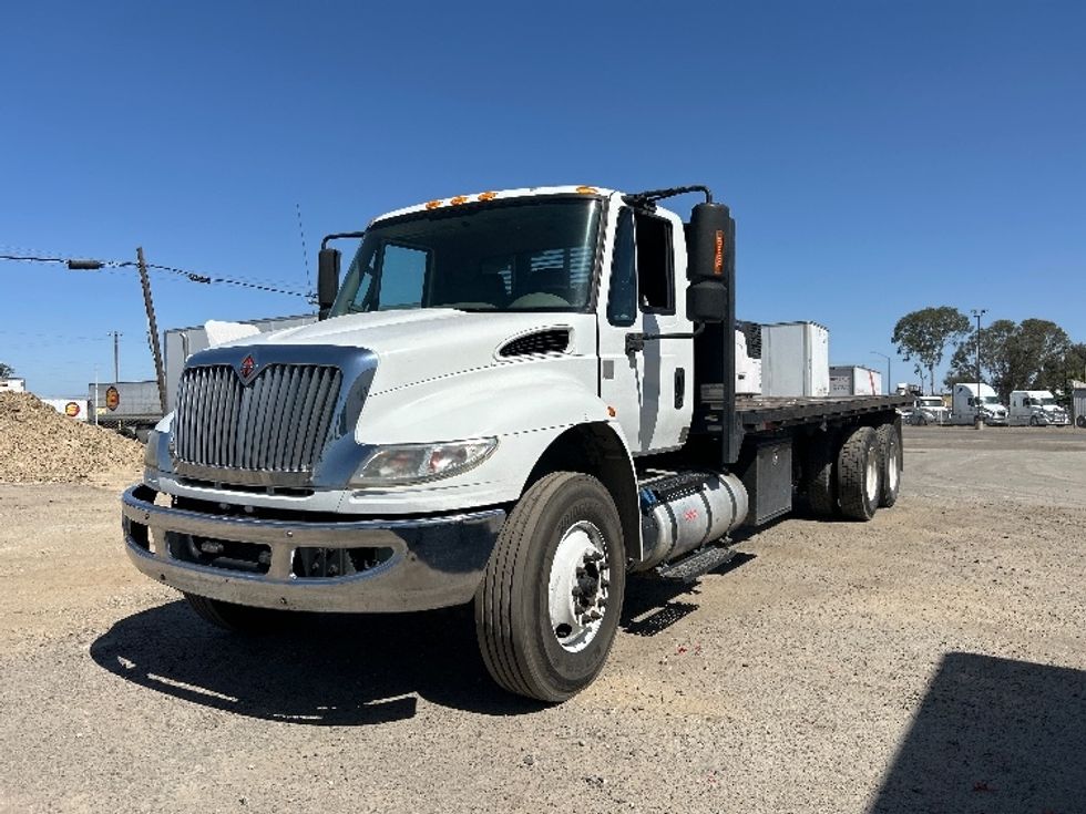 Flatbed Truck-Light and Medium Duty Trucks-International-2017-4400-Fresno-CA-214,795\n\t\tmiles-$ 61,750 - Image 3