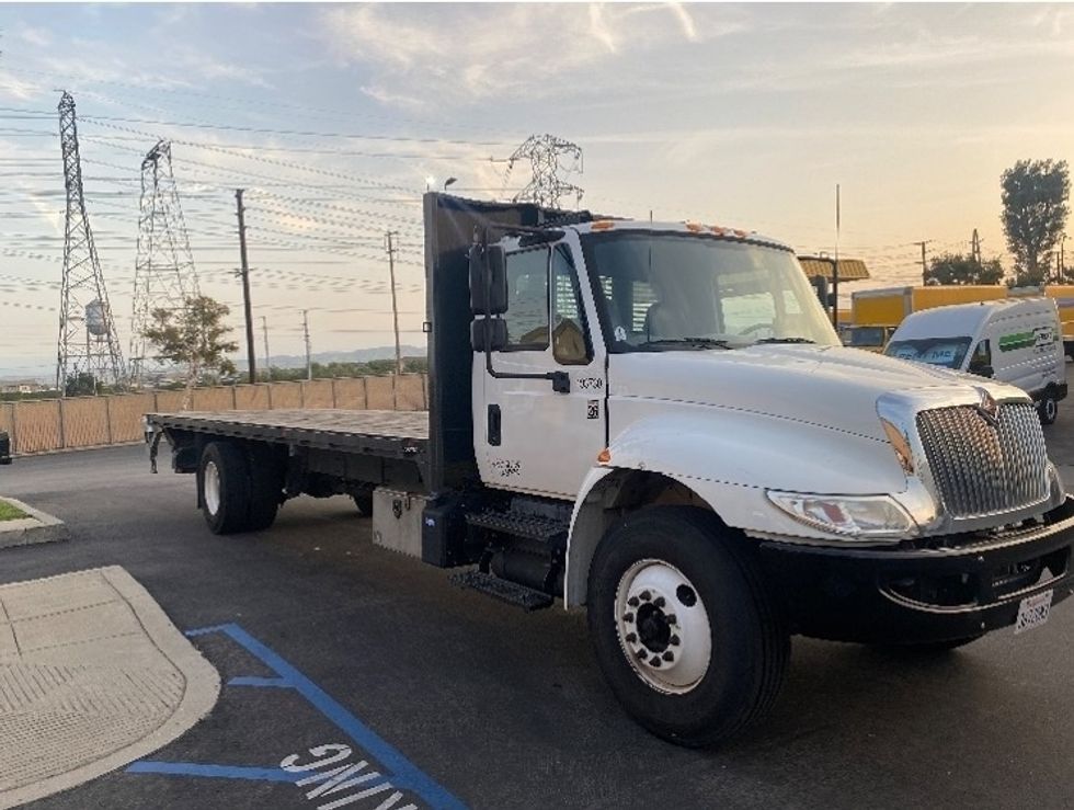 Used Flatbed Trucks for Sale in CA Penske Used Trucks