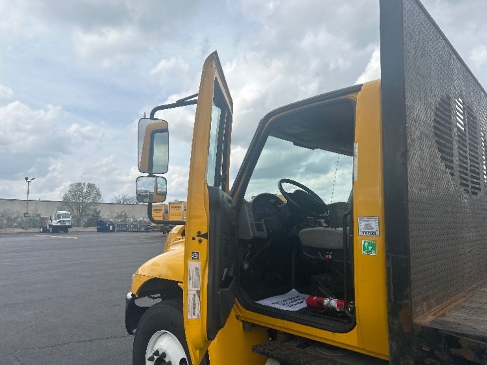 Flatbed Truck-Light and Medium Duty Trucks-International-2018-4300-Indianapolis-IN-249,483\n\t\tmiles-$ 31,750 - Image 13