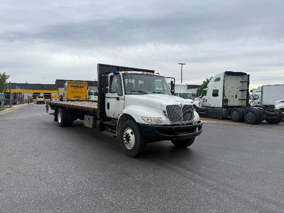 Flatbed Truck-Light and Medium Duty Trucks-International-2018-4300-Jessup-MD-168,419\n\t\tmiles-$ 35,500 - Image 1