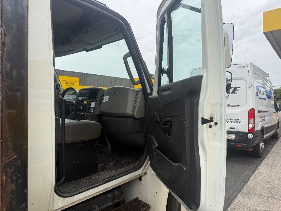 Flatbed Truck-Light and Medium Duty Trucks-International-2018-4300-Jessup-MD-168,419\n\t\tmiles-$ 35,500 - Image 16