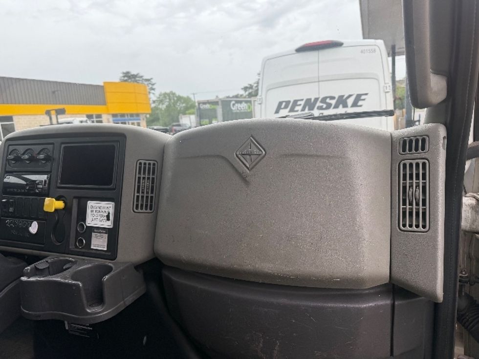 Flatbed Truck-Light and Medium Duty Trucks-International-2018-4300-Jessup-MD-168,419\n\t\tmiles-$ 35,500 - Image 17