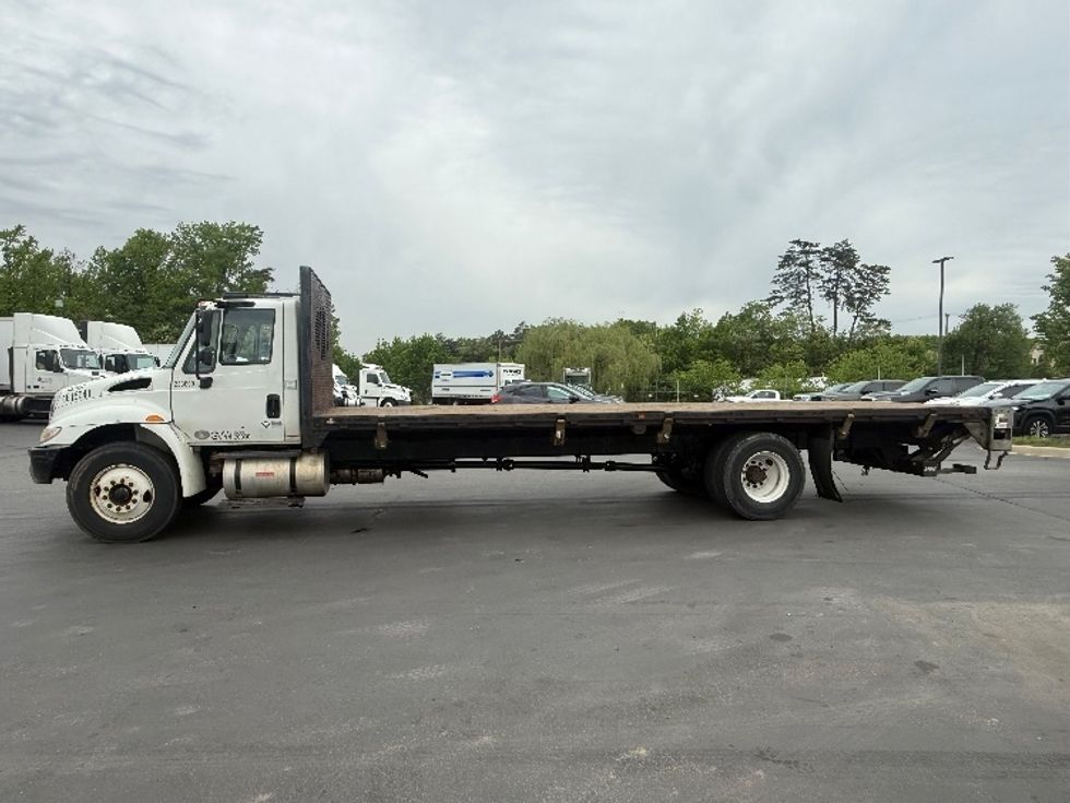 Flatbed Truck-Light and Medium Duty Trucks-International-2018-4300-Jessup-MD-168,419\n\t\tmiles-$ 35,500 - Image 4