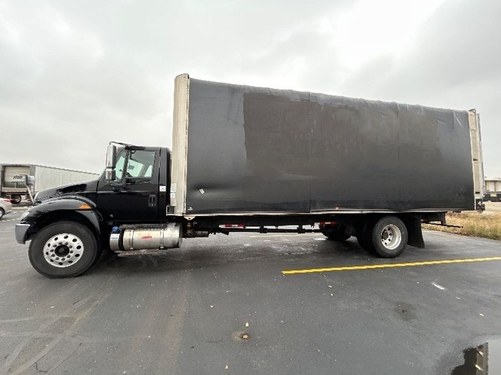 Flatbed Truck-Light and Medium Duty Trucks-International-2018-4300-Milwaukee-WI-209,380\n\t\tmiles-$ 41,250 - Image 4