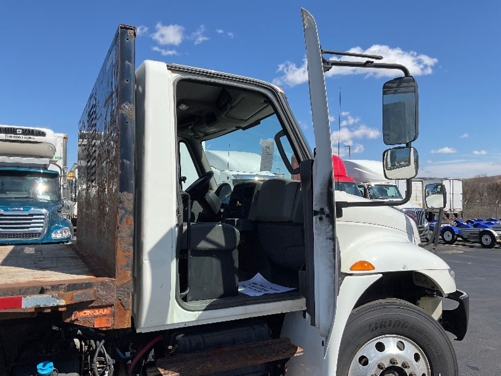 Flatbed Truck-Light and Medium Duty Trucks-International-2018-4300-Mount Pleasant-PA-216,253\n\t\tmiles-$ 39,750 - Image 18