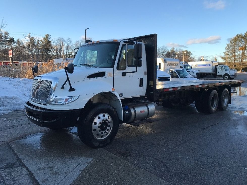 2018 International 4400 DuraStar 4400 photo 2