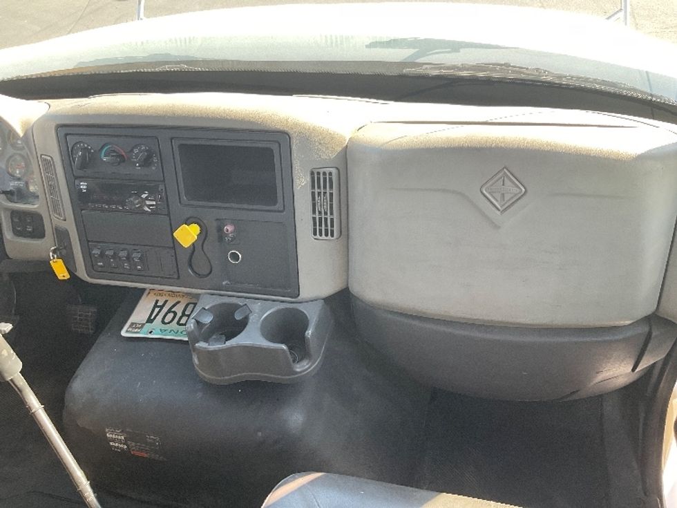 Flatbed Truck-Light and Medium Duty Trucks-International-2018-7600-Phoenix-AZ-199,133\n\t\tmiles-$ 60,250 - Image 17