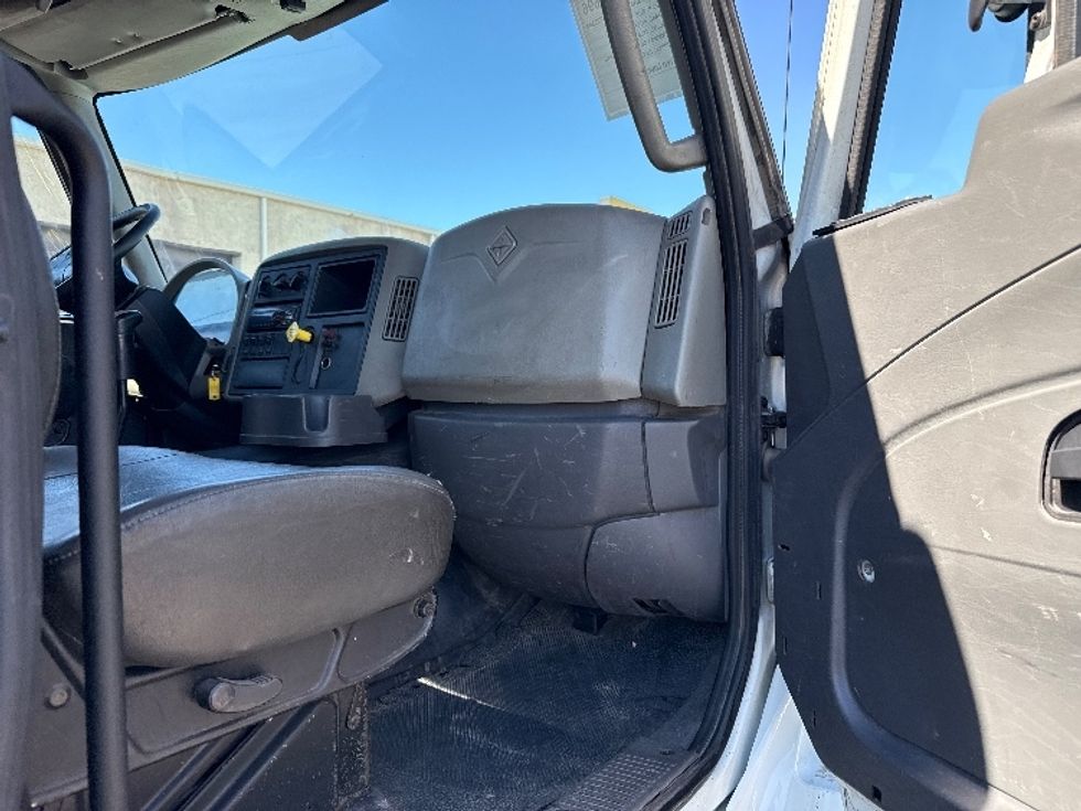 Flatbed Truck-Light and Medium Duty Trucks-International-2018-7600-Phoenix-AZ-267,462\n\t\tmiles-$ 49,750 - Image 15