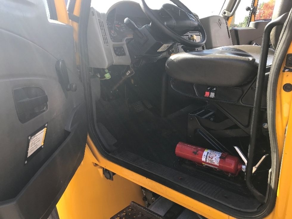 Flatbed Truck-Light and Medium Duty Trucks-International-2019-4300-Akron-OH-155,025\n\t\tmiles-$ 47,750 - Image 16