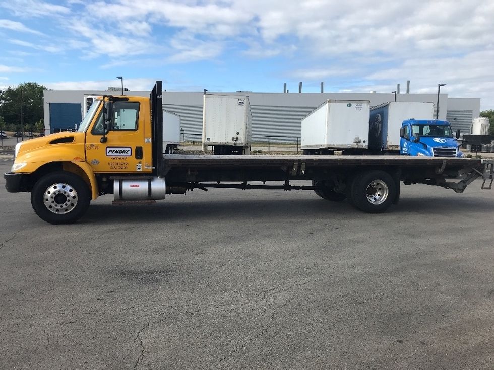 Flatbed Truck-Light and Medium Duty Trucks-International-2019-4300-Akron-OH-155,025\n\t\tmiles-$ 47,750 - Image 4