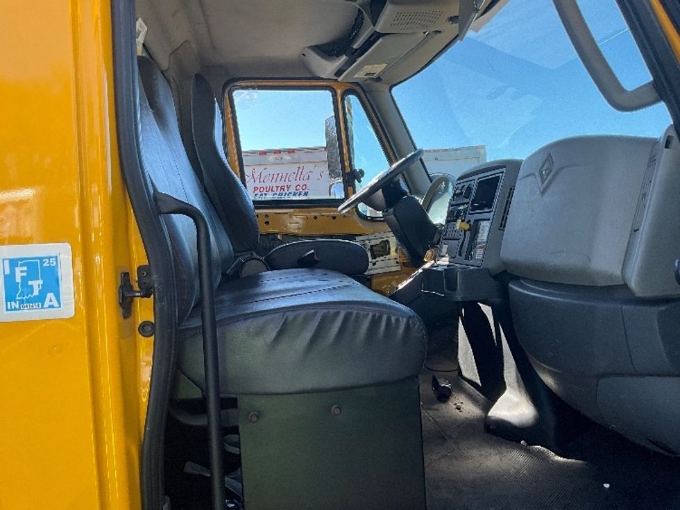 Flatbed Truck-Light and Medium Duty Trucks-International-2019-4300-Baltimore-MD-201,003\n\t\tmiles-$ 33,500 - Image 22