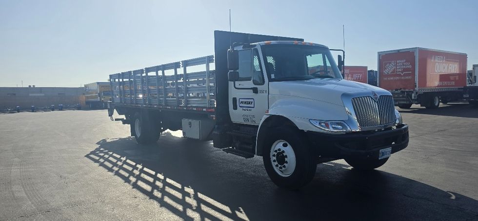 Flatbed Truck-Light and Medium Duty Trucks-International-2019-4300-Carson-CA-123,129\n\t\tmiles-$ 48,750 - Image 1