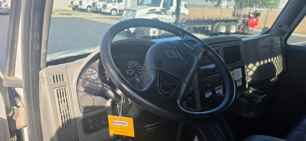 Flatbed Truck-Light and Medium Duty Trucks-International-2019-4300-Carson-CA-123,129\n\t\tmiles-$ 48,750 - Image 16