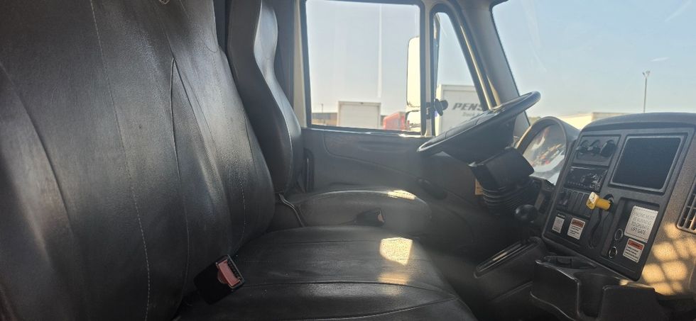 Flatbed Truck-Light and Medium Duty Trucks-International-2019-4300-Carson-CA-123,129\n\t\tmiles-$ 48,750 - Image 20