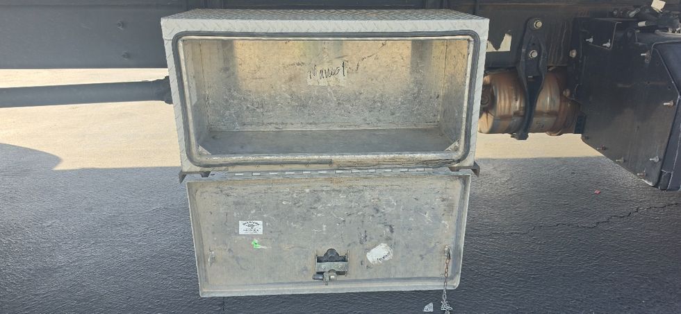 Flatbed Truck-Light and Medium Duty Trucks-International-2019-4300-Carson-CA-123,129\n\t\tmiles-$ 48,750 - Image 23