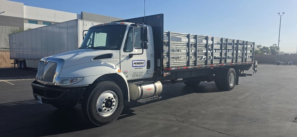 Flatbed Truck-Light and Medium Duty Trucks-International-2019-4300-Carson-CA-123,129\n\t\tmiles-$ 48,750 - Image 3