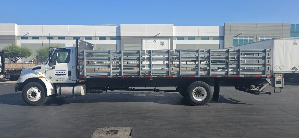 Flatbed Truck-Light and Medium Duty Trucks-International-2019-4300-Carson-CA-123,129\n\t\tmiles-$ 48,750 - Image 4