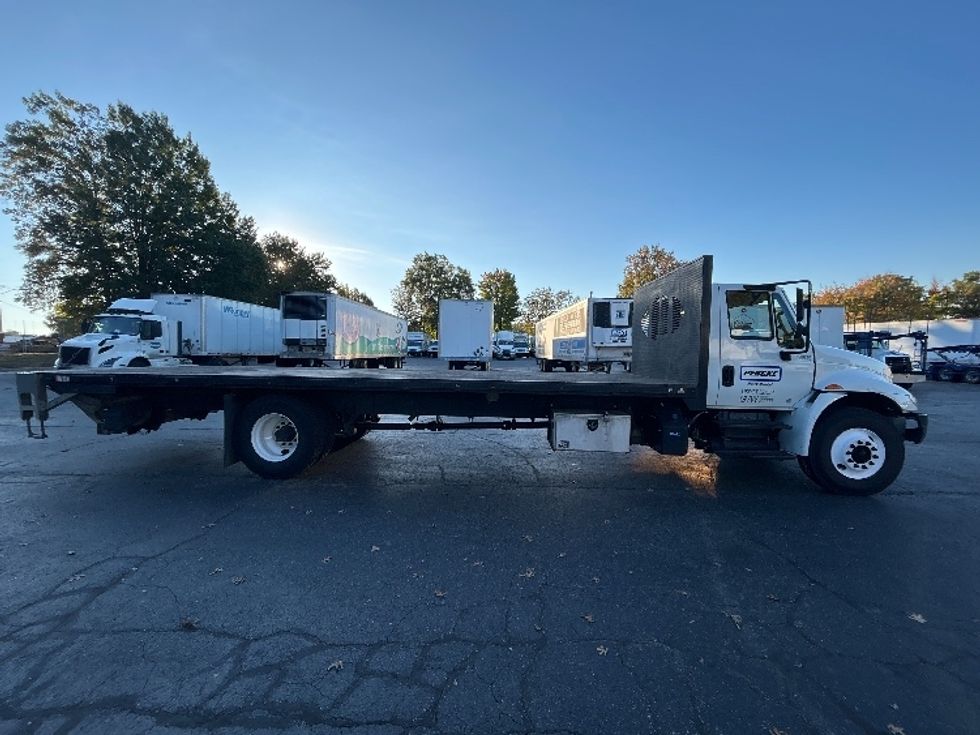 Flatbed Truck-Light and Medium Duty Trucks-International-2019-4300-Charlotte-NC-111,843\n\t\tmiles-$ 49,500 - Image 13