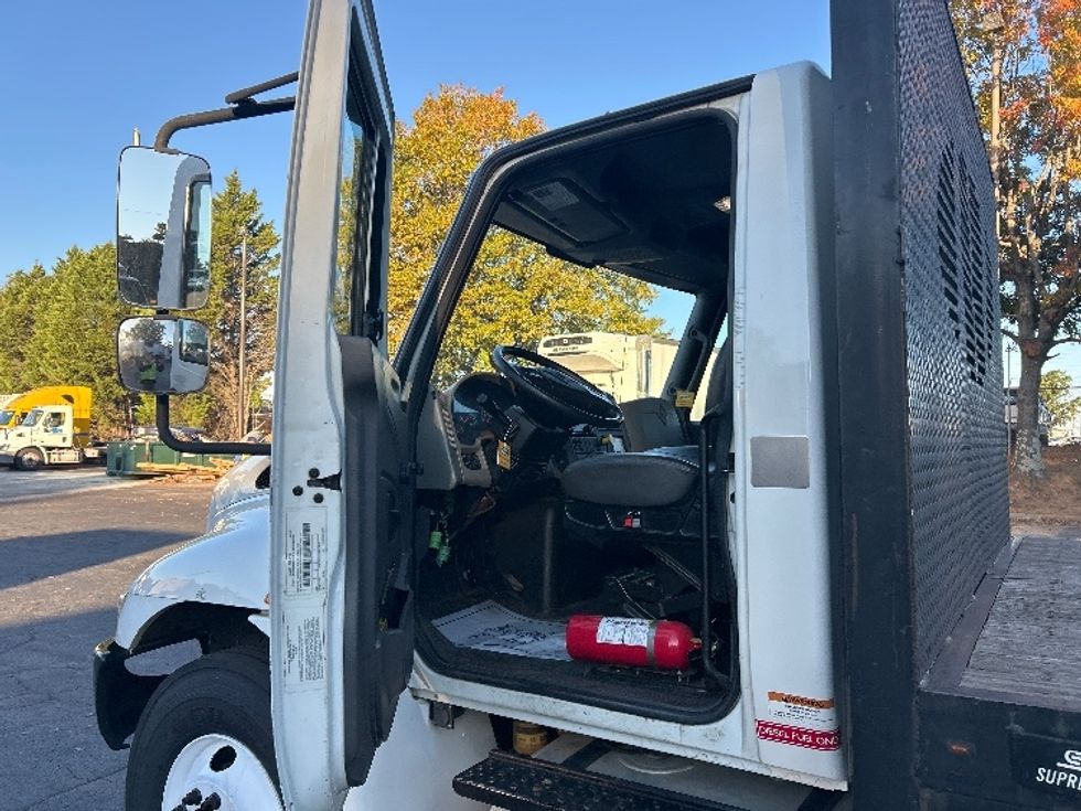 Flatbed Truck-Light and Medium Duty Trucks-International-2019-4300-Charlotte-NC-111,843\n\t\tmiles-$ 49,500 - Image 14