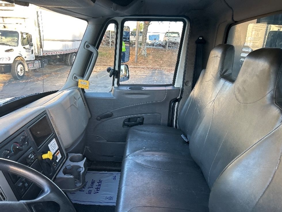 Flatbed Truck-Light and Medium Duty Trucks-International-2019-4300-Charlotte-NC-111,843\n\t\tmiles-$ 49,500 - Image 17