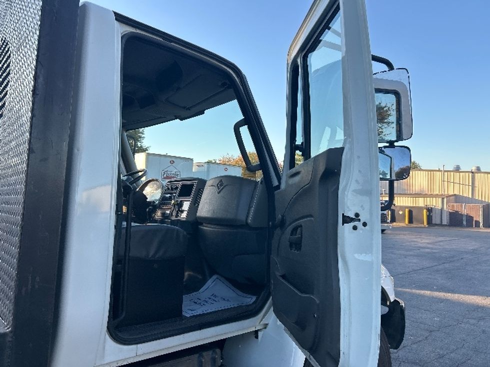 Flatbed Truck-Light and Medium Duty Trucks-International-2019-4300-Charlotte-NC-111,843\n\t\tmiles-$ 49,500 - Image 18