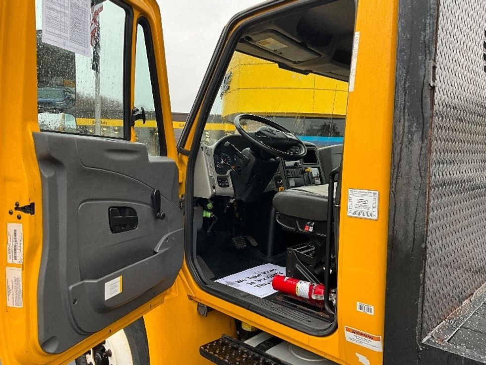 Flatbed Truck-Light and Medium Duty Trucks-International-2019-4300-Chicopee-MA-181,135\n\t\tmiles-$ 34,750 - Image 13