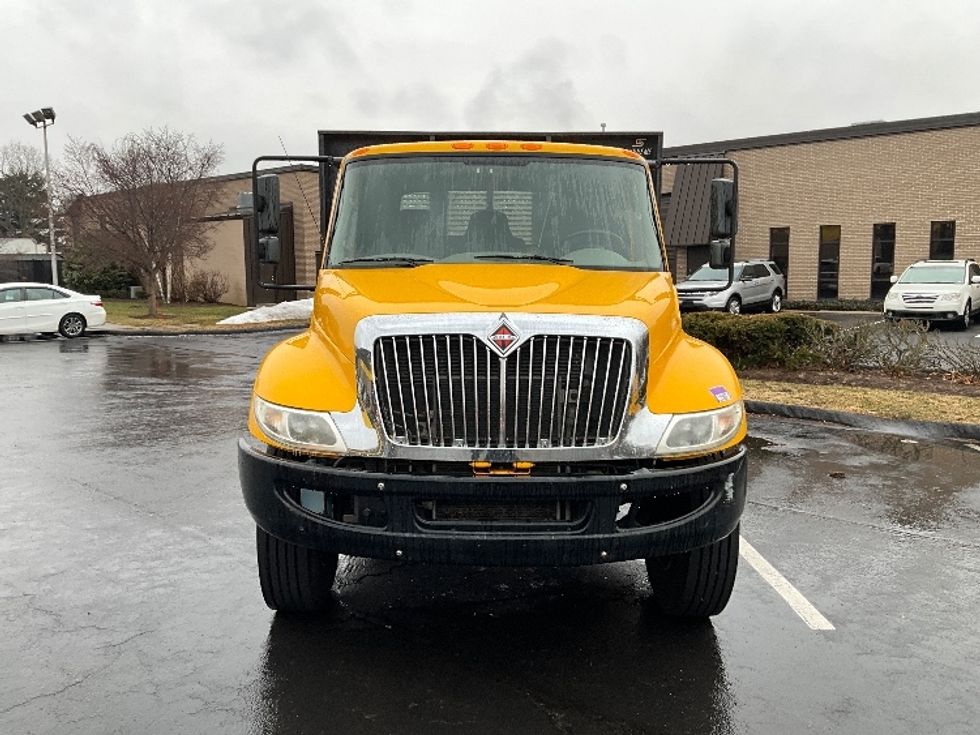 Flatbed Truck-Light and Medium Duty Trucks-International-2019-4300-Chicopee-MA-181,135\n\t\tmiles-$ 34,750 - Image 2