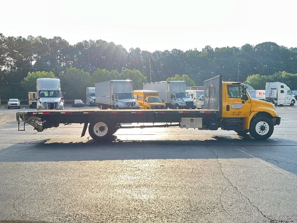 Flatbed Truck-Light and Medium Duty Trucks-International-2019-4300-Cleveland-TN-145,650\n\t\tmiles-$ 52,000 - Image 12