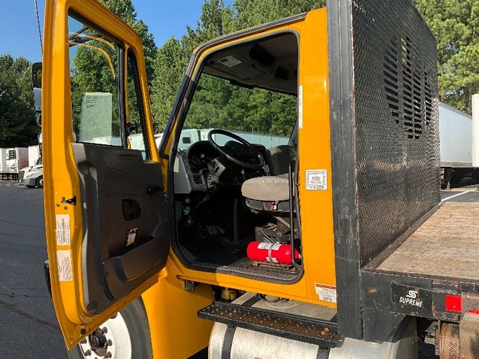 Flatbed Truck-Light and Medium Duty Trucks-International-2019-4300-Cleveland-TN-145,650\n\t\tmiles-$ 52,000 - Image 13