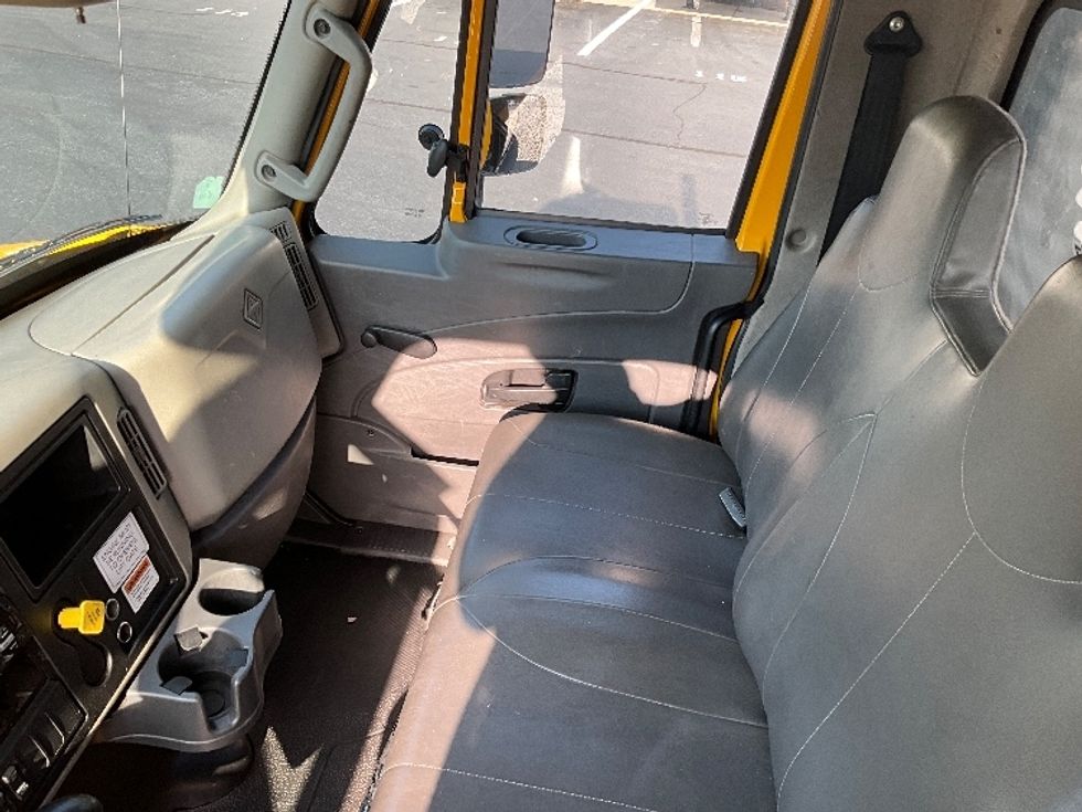 Flatbed Truck-Light and Medium Duty Trucks-International-2019-4300-Cleveland-TN-145,650\n\t\tmiles-$ 52,000 - Image 15