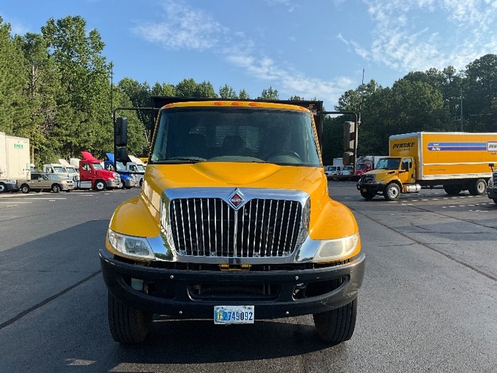 Flatbed Truck-Light and Medium Duty Trucks-International-2019-4300-Cleveland-TN-145,650\n\t\tmiles-$ 52,000 - Image 2