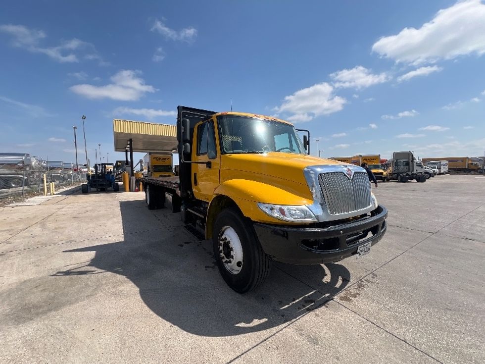 Flatbed Truck-Light and Medium Duty Trucks-International-2019-4300-Dallas-TX-130,961\n\t\tmiles-$ 50,000 - Image 1