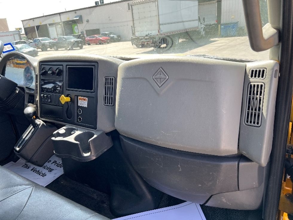 Flatbed Truck-Light and Medium Duty Trucks-International-2019-4300-Dallas-TX-130,961\n\t\tmiles-$ 50,000 - Image 18
