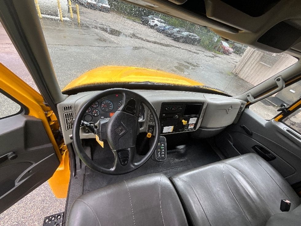 Flatbed Truck-Light and Medium Duty Trucks-International-2019-4300-Daytona Beach-FL-205,841\n\t\tmiles-$ 30,000 - Image 18