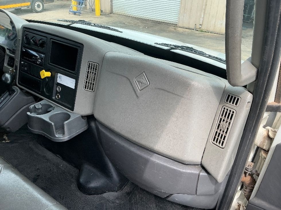 Flatbed Truck-Light and Medium Duty Trucks-International-2019-4300-Duluth-GA-122,466\n\t\tmiles-$ 58,000 - Image 21