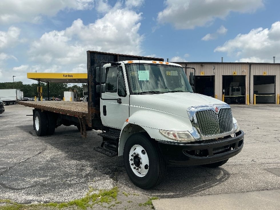 Flatbed Truck-Light and Medium Duty Trucks-International-2019-4300-Elkhart-IN-177,322\n\t\tmiles-$ 36,750 - Image 1