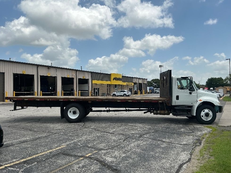 Flatbed Truck-Light and Medium Duty Trucks-International-2019-4300-Elkhart-IN-177,322\n\t\tmiles-$ 36,750 - Image 15