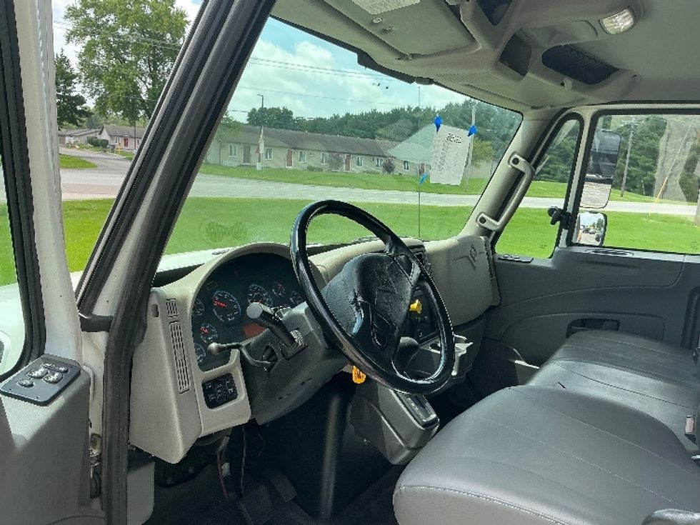 Flatbed Truck-Light and Medium Duty Trucks-International-2019-4300-Elkhart-IN-177,322\n\t\tmiles-$ 36,750 - Image 17