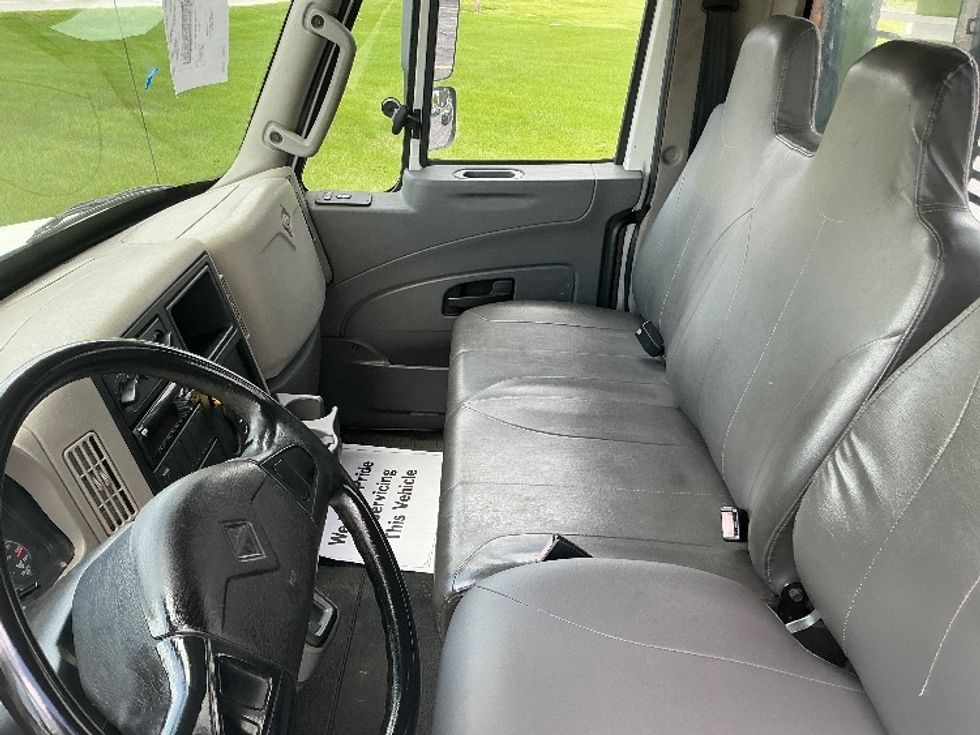 Flatbed Truck-Light and Medium Duty Trucks-International-2019-4300-Elkhart-IN-177,322\n\t\tmiles-$ 36,750 - Image 19