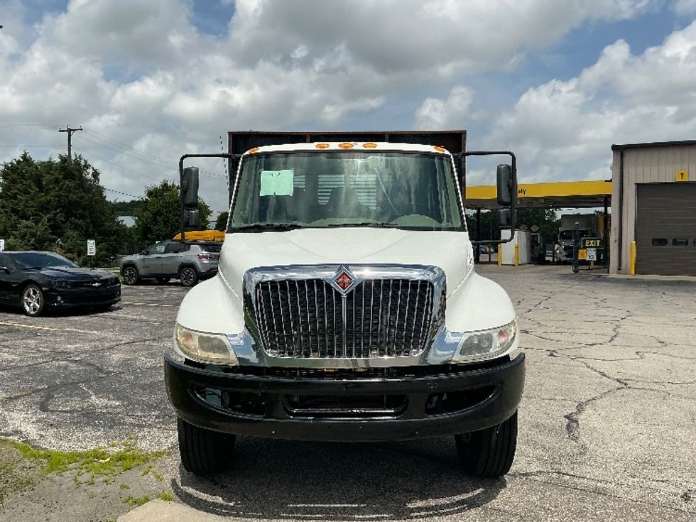 Flatbed Truck-Light and Medium Duty Trucks-International-2019-4300-Elkhart-IN-177,322\n\t\tmiles-$ 36,750 - Image 2