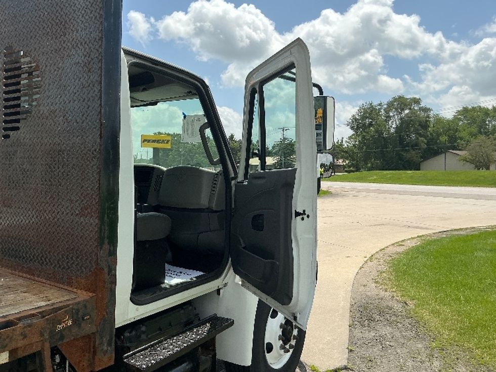 Flatbed Truck-Light and Medium Duty Trucks-International-2019-4300-Elkhart-IN-177,322\n\t\tmiles-$ 36,750 - Image 20