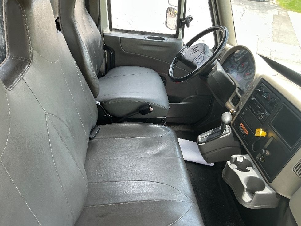 Flatbed Truck-Light and Medium Duty Trucks-International-2019-4300-Elkhart-IN-177,322\n\t\tmiles-$ 36,750 - Image 22