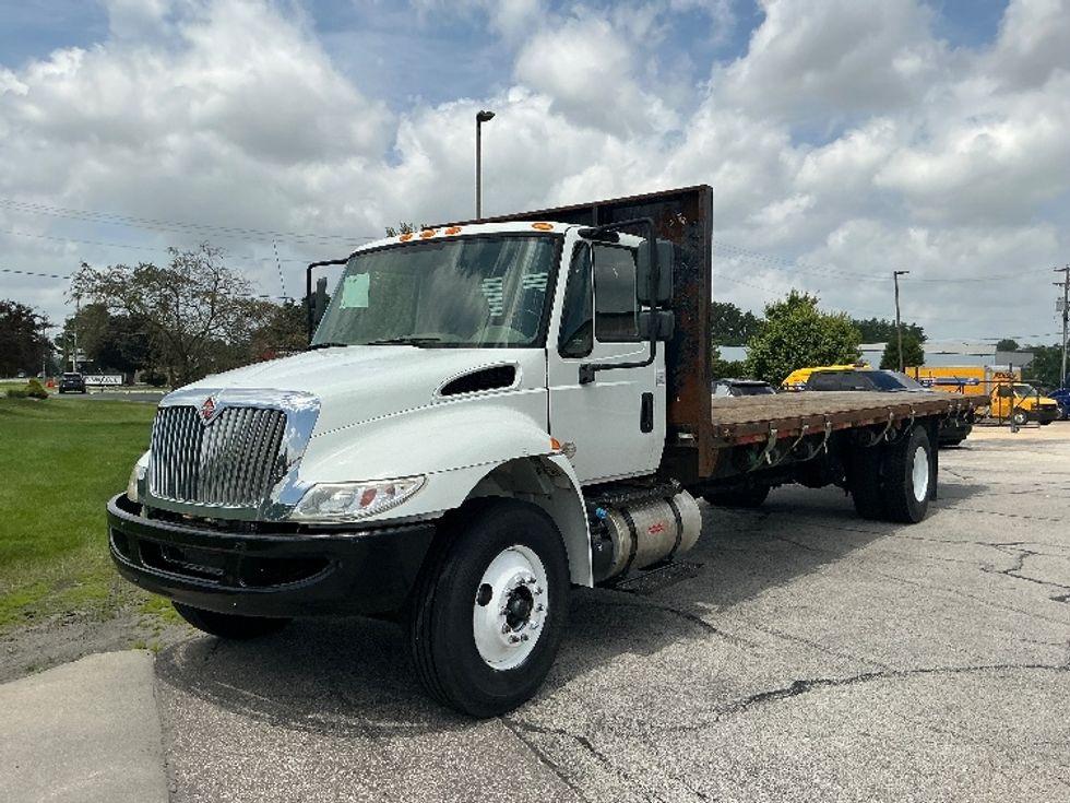 Flatbed Truck-Light and Medium Duty Trucks-International-2019-4300-Elkhart-IN-177,322\n\t\tmiles-$ 36,750 - Image 3