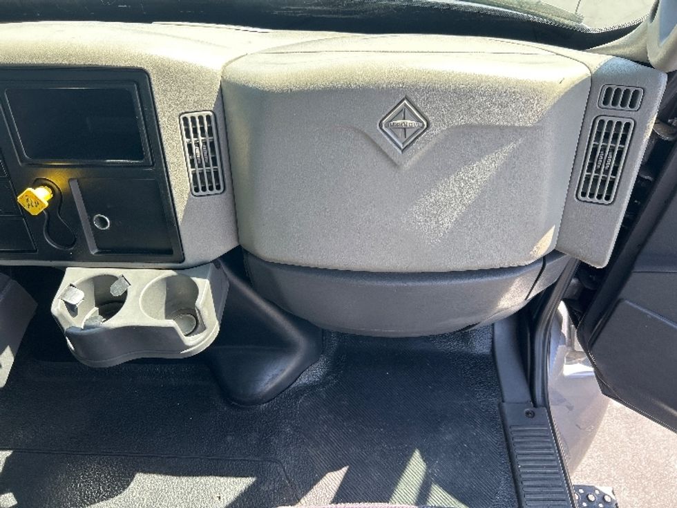 Flatbed Truck-Light and Medium Duty Trucks-International-2019-4300-Fontana-CA-68,570\n\t\tmiles-$ 50,250 - Image 20