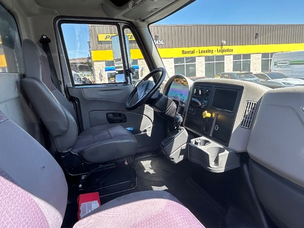 Flatbed Truck-Light and Medium Duty Trucks-International-2019-4300-Fontana-CA-68,570\n\t\tmiles-$ 50,250 - Image 21